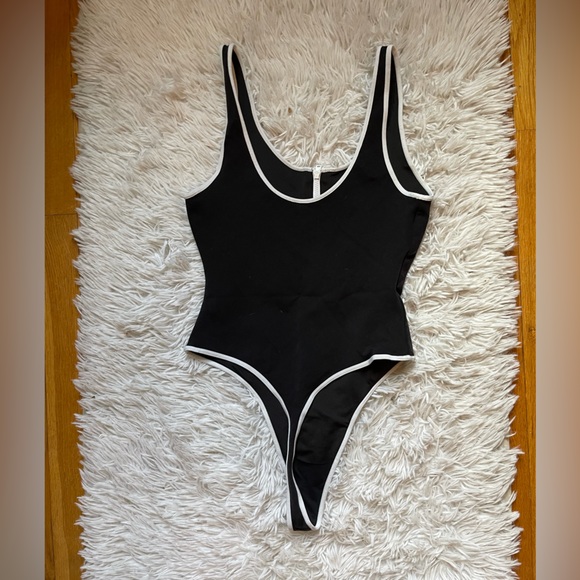 ALO YOGA BODYSUIT - Picture 2 of 2